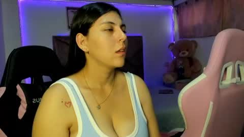Snapshot of cristal_smith20 chatting on 07-27-26, 12:01 cristal_smith20 online show from 07-27-26, 12:01