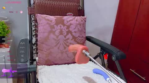 Snapshot of cristal_subin69 chatting on 10-06-25, 12:02 STEFANYIG cristalsubin online show from 10-06-25, 12:02