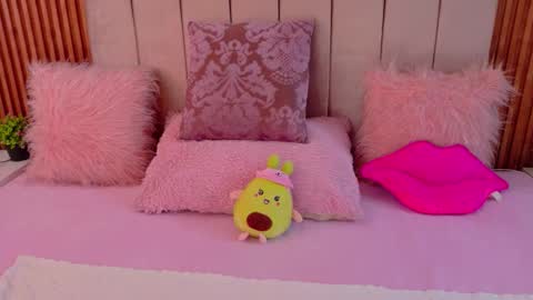 Snapshot of cristal_subin69 chatting on 11-01-25, 12:18 STEFANYIG cristalsubin online show from 11-01-25, 12:18