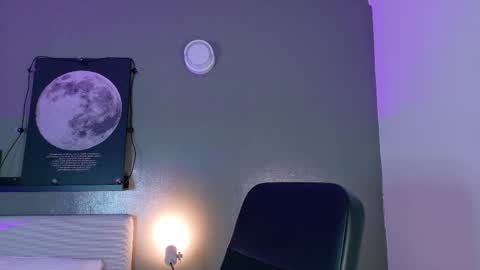 Nicole  Connection time 220pm-910pmCol online show from 09-19-25, 07:47