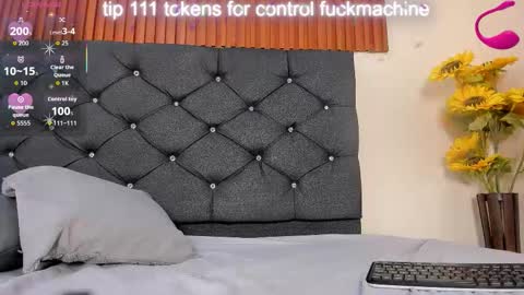 Snapshot of cristale69 chatting on 11-21-25, 03:05 cristale69 online show from 11-21-25, 03:05