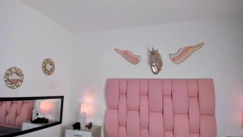 Snapshot of cristalmunez chatting on 02-24-25, 12:37 cristal online show from 02-24-25, 12:37