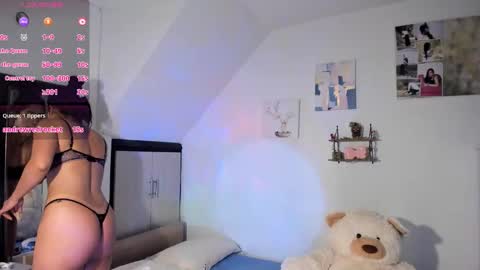 Snapshot of cristalmunez chatting on 12-04-25, 02:59 cristal online show from 12-04-25, 02:59