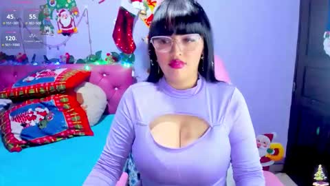 Snapshot of cristaln07 chatting on 12-19-25, 12:17 Natis online show from 12-19-25, 12:17