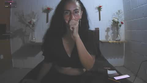 Snapshot of cristalvelvet chatting on 05-01-26, 12:26 online show from 05-01-26, 12:26