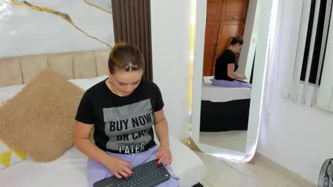 cristal walker online show from 04-08-26, 10:26