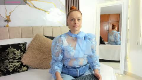 cristal walker online show from 07-25-26, 11:19
