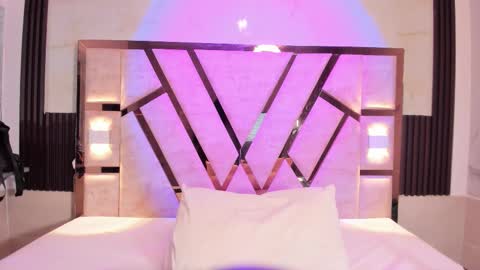 cristin  online show from 02-11-26, 06:46