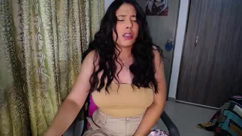 Snapshot of cristina_ford chatting on 10-13-25, 02:33 Cristina online show from 10-13-25, 02:33