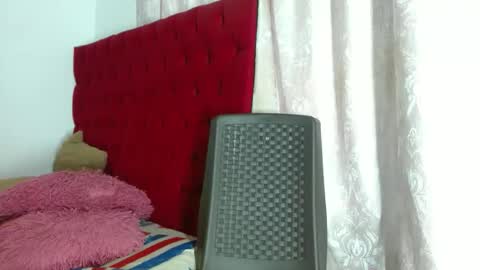 Snapshot of cristinamontiel74 chatting on 11-27-25, 02:52 cristinamontiel74 online show from 11-27-25, 02:52