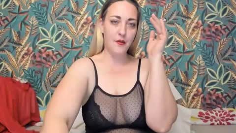 Cristina online show from 12-17-25, 09:21