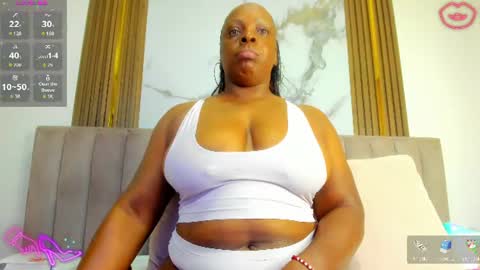 Snapshot of cristinsexy_ chatting on 06-14-26, 10:39 Cristina online show from 06-14-26, 10:39