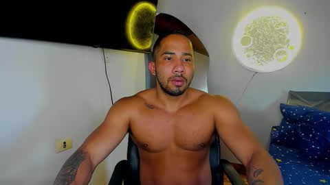 Snapshot of cristobal12cock chatting on 11-23-25, 03:23 Cristian online show from 11-23-25, 03:23