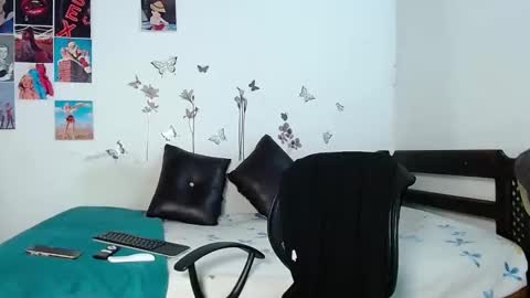 Snapshot of cristofer_hot98 chatting on 02-15-25, 01:42 Cristofer online show from 02-15-25, 01:42