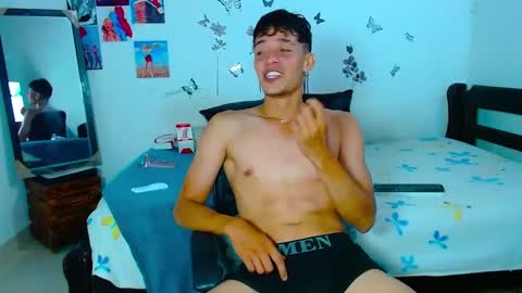 Snapshot of cristofer_hot98 chatting on 02-20-25, 12:52 Cristofer online show from 02-20-25, 12:52