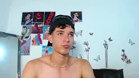 Snapshot of cristofer_hot98 chatting on 02-21-25, 04:29 Cristofer online show from 02-21-25, 04:29