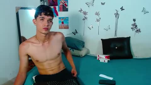 Snapshot of cristofer_hot98 chatting on 02-27-25, 01:16 Cristofer online show from 02-27-25, 01:16