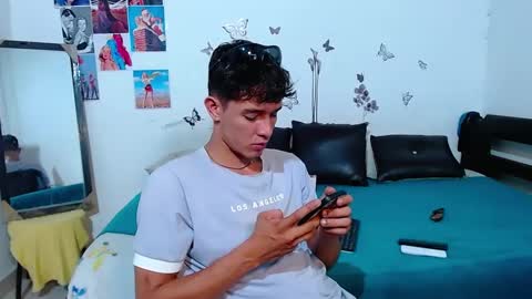 Snapshot of cristofer_hot98 chatting on 03-03-25, 01:21 Cristofer online show from 03-03-25, 01:21