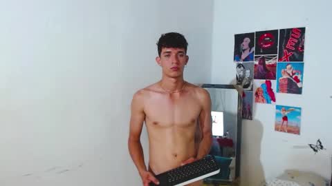 Snapshot of cristofer_hot98 chatting on 03-03-25, 04:25 Cristofer online show from 03-03-25, 04:25