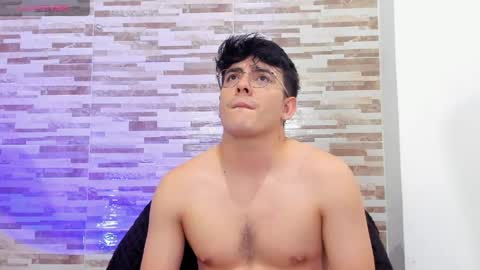 Snapshot of cristopher_russo chatting on 05-16-26, 12:07 CRISTOPHER online show from 05-16-26, 12:07