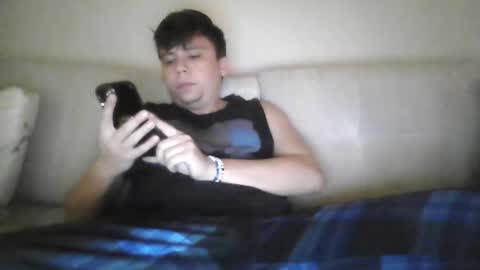 Snapshot of crisx3585 chatting on 12-17-25, 04:18 crisx3585 online show from 12-17-25, 04:18