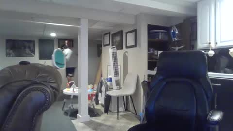 Snapshot of crm400 chatting on 09-27-25, 12:48 billybasement online show from 09-27-25, 12:48