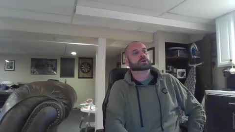 Snapshot of crm400 chatting on 10-05-25, 01:48 billybasement online show from 10-05-25, 01:48