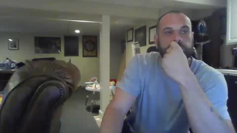 Snapshot of crm400 chatting on 10-11-25, 12:54 billybasement online show from 10-11-25, 12:54