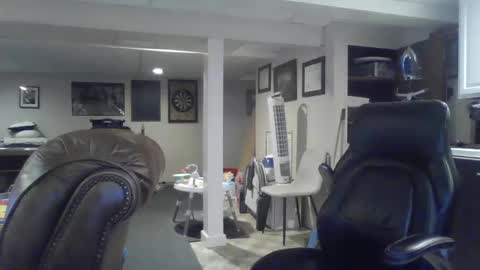 Snapshot of crm400 chatting on 10-12-25, 01:15 billybasement online show from 10-12-25, 01:15