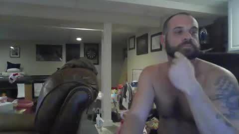 Snapshot of crm400 chatting on 10-15-25, 12:33 billybasement online show from 10-15-25, 12:33