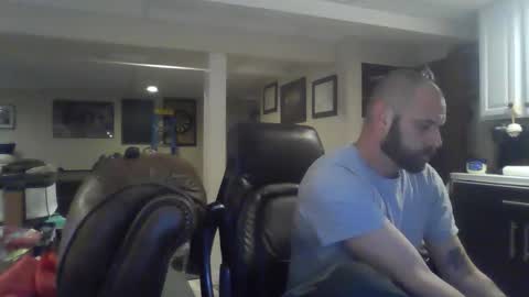 Snapshot of crm400 chatting on 10-25-25, 01:13 billybasement online show from 10-25-25, 01:13