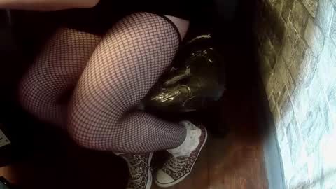 Snapshot of crossdresser_krystal chatting on 12-29-24, 02:52 crossdresser krystal online show from 12-29-24, 02:52