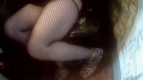 Snapshot of crossdresser_krystal chatting on 09-16-25, 06:31 crossdresser krystal online show from 09-16-25, 06:31