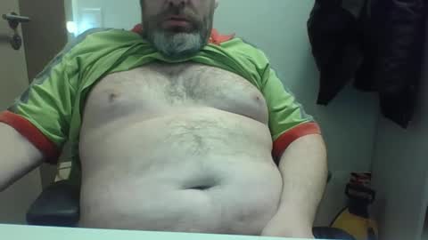 Snapshot of crouch1 chatting on 02-10-25, 08:42 Crouch1 online show from 02-10-25, 08:42