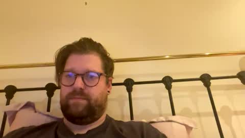 crouchendtiger online show from 10-17-25, 11:40