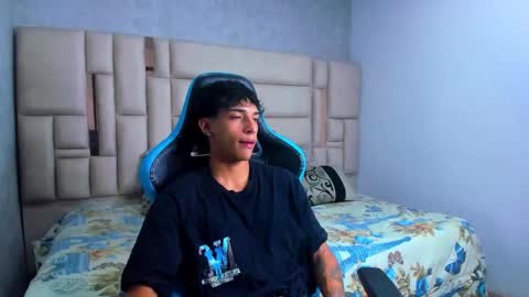 Snapshot of croy_myer chatting on 03-12-26, 10:43 Croy online show from 03-12-26, 10:43