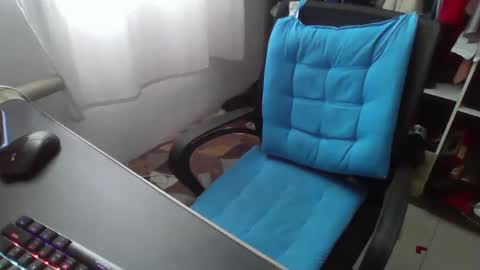 Snapshot of crudosoy chatting on 09-30-25, 04:23 Carlo online show from 09-30-25, 04:23