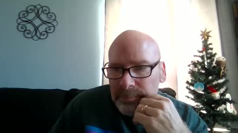 Snapshot of cruising_guy chatting on 12-26-24, 06:33 fun guy online show from 12-26-24, 06:33