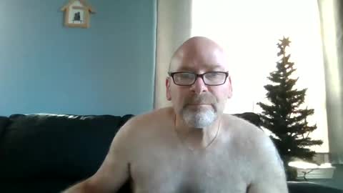 Snapshot of cruising_guy chatting on 09-27-25, 12:10 fun guy online show from 09-27-25, 12:10