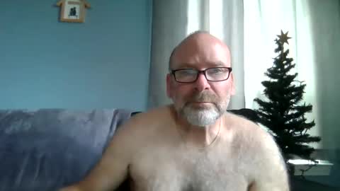 Snapshot of cruising_guy chatting on 10-20-25, 02:39 fun guy online show from 10-20-25, 02:39
