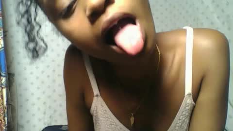 crush069 online show from 10-22-25, 05:45