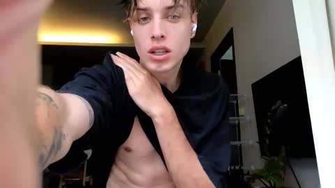 Lin inst lingoodyy online show from 11-22-25, 04:55