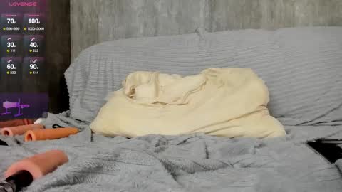 Snapshot of crysta_liza chatting on 10-30-25, 10:10 crysta liza online show from 10-30-25, 10:10