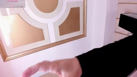 Crystal Rose  online show from 04-12-26, 11:04