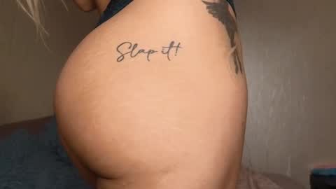 Snapshot of crystal_angel1 chatting on 12-10-24, 10:28 Crys online show from 12-10-24, 10:28