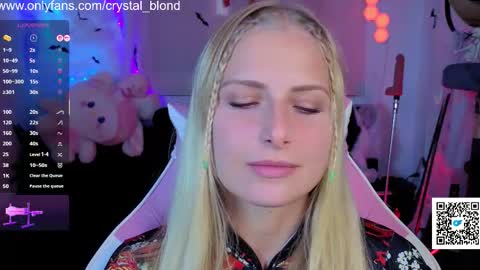 Snapshot of crystal_blond chatting on 10-24-25, 10:39 Crystal online show from 10-24-25, 10:39