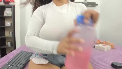 crystal_butterfly1 online show from 02-01-25, 11:21