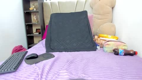 crystal_butterfly1 online show from 02-12-25, 02:32