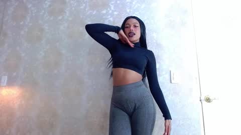 Crystal online show from 09-16-25, 05:47