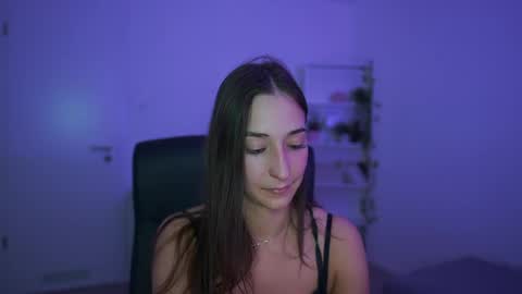Crystalbrunette18 online show from 04-13-26, 07:52